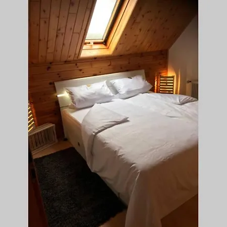 Apartment Ferienwohnung *alte-schreinerei* Klassen